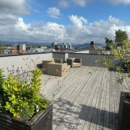 Downtown With 2 Bedrooms And Balcony * סטוונגר