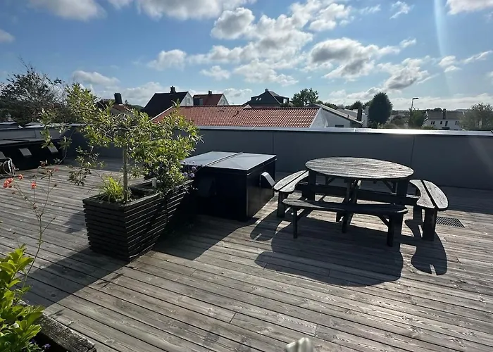 Downtown With 2 Bedrooms And Balcony Daire