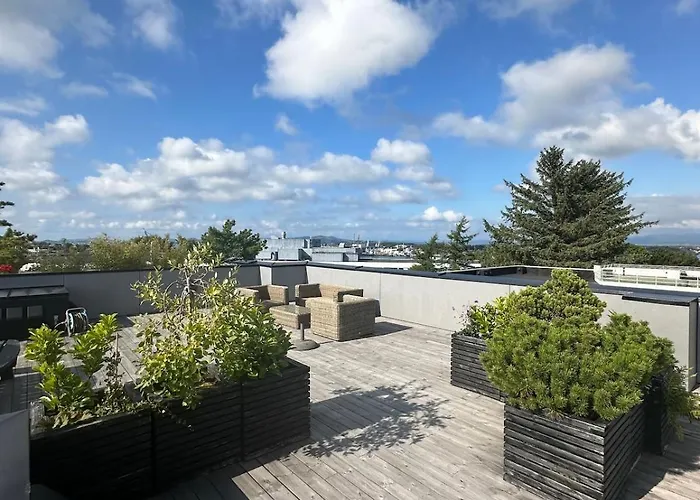 Downtown With 2 Bedrooms And Balcony Daire *